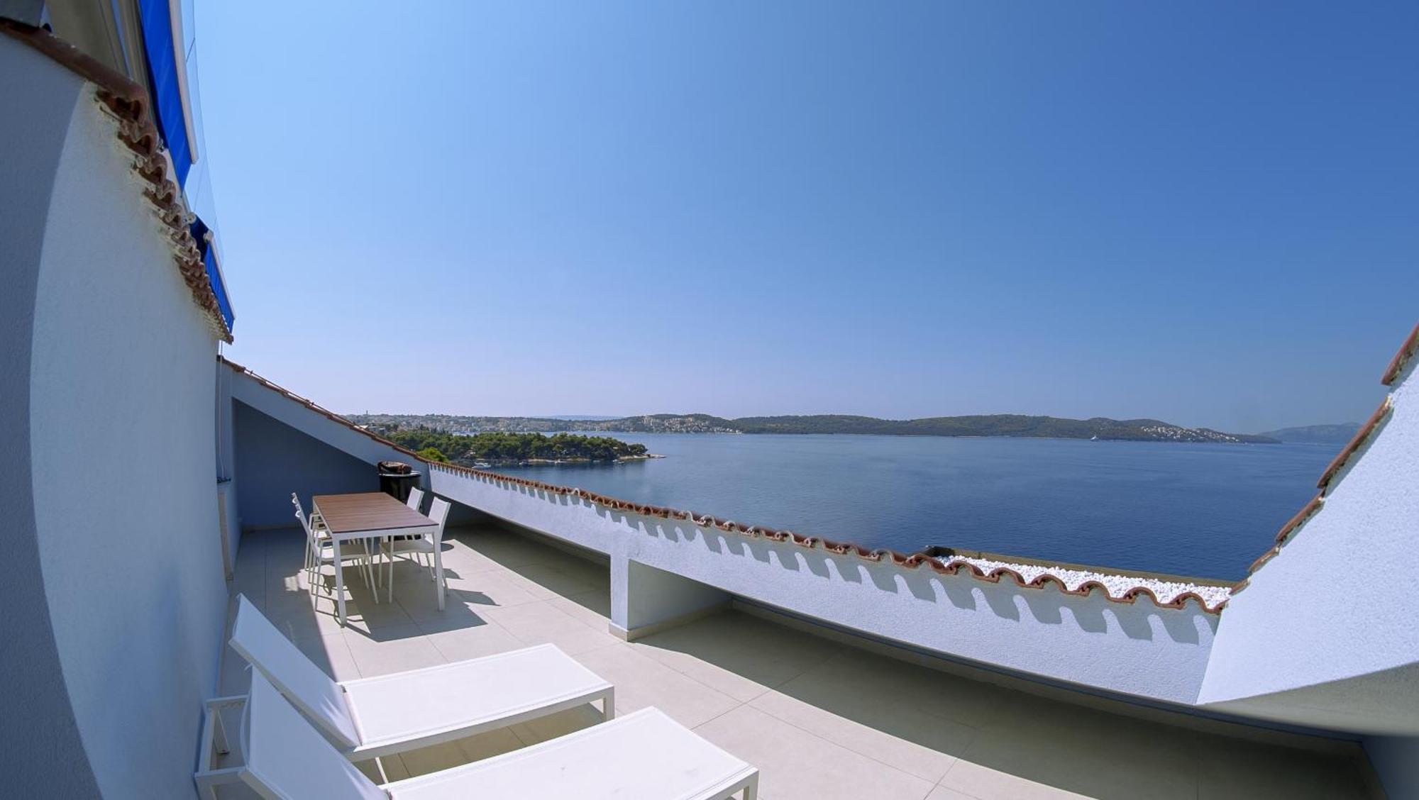 Seafront Luxury Apartments Fun Trogir Exterior photo